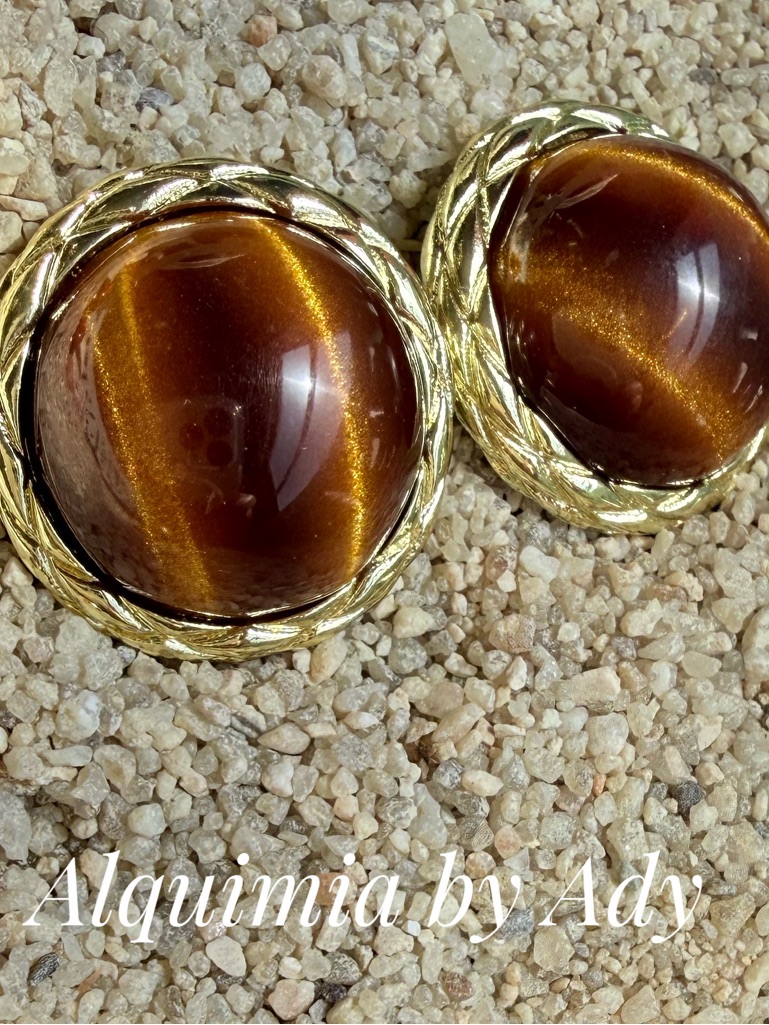 Dome+ Gold-Trim Brown Cat's Eye Cabochon Earrings